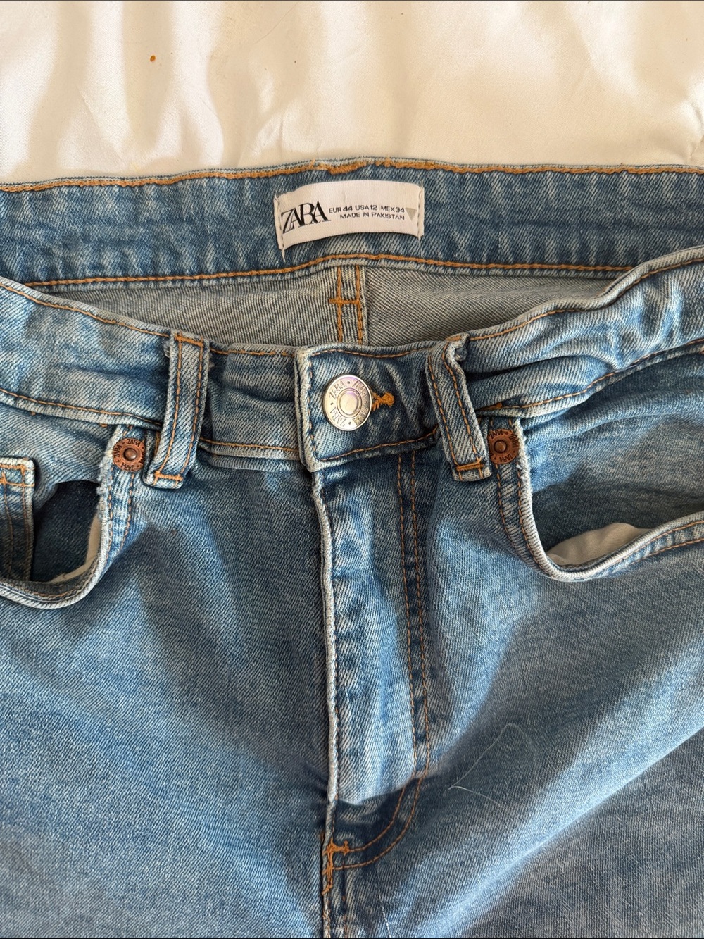 Zara Relaxed Light Wash Blue Jeans size 12 💌 Free Shipping as Always :)